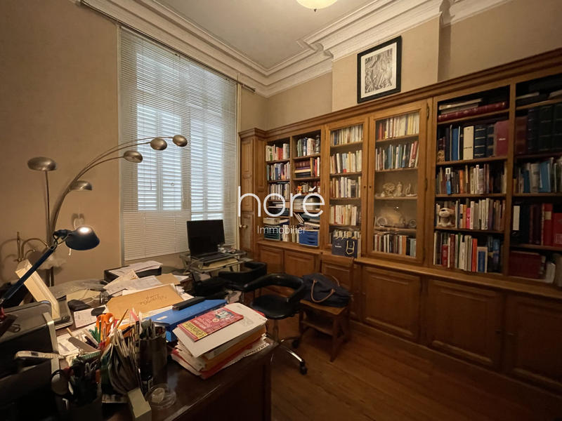 Maison - 210 m² - 9 pièces