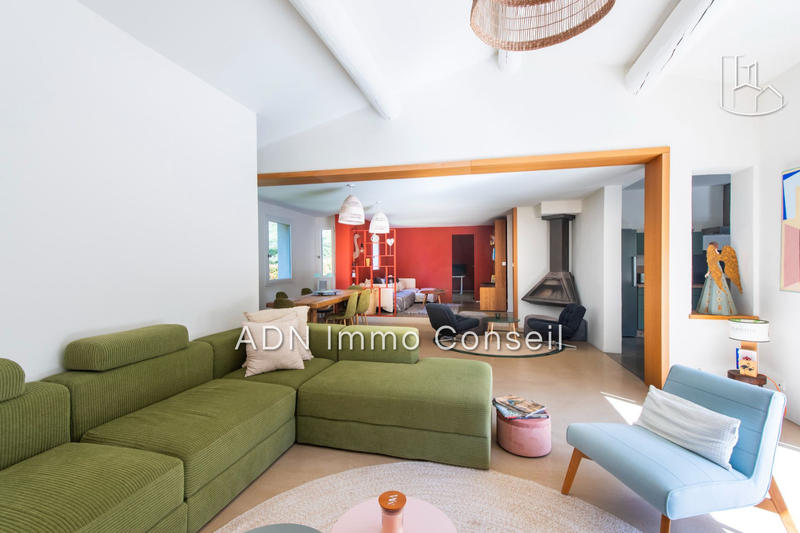 Maison - 216 m² - 5 pièces