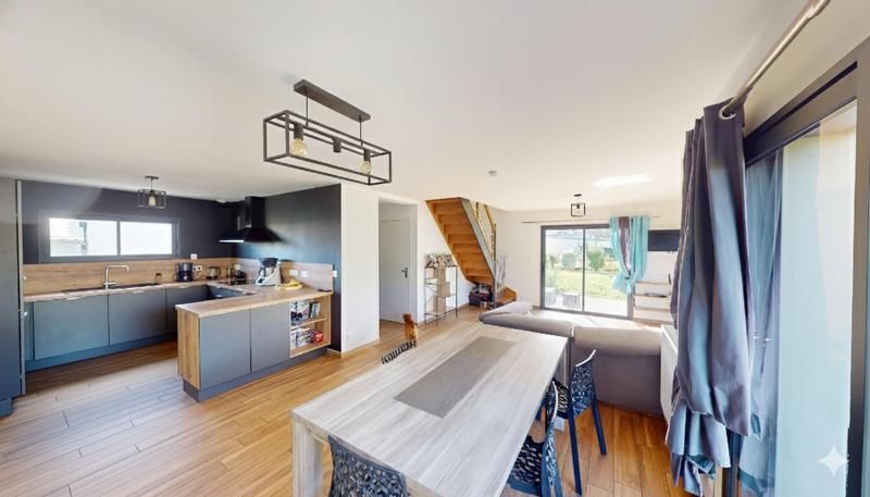 Maison - 110 m² - 5 pièces