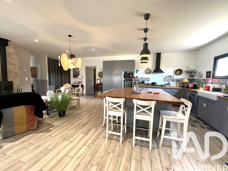 Maison - 198 m² - 5 pièces