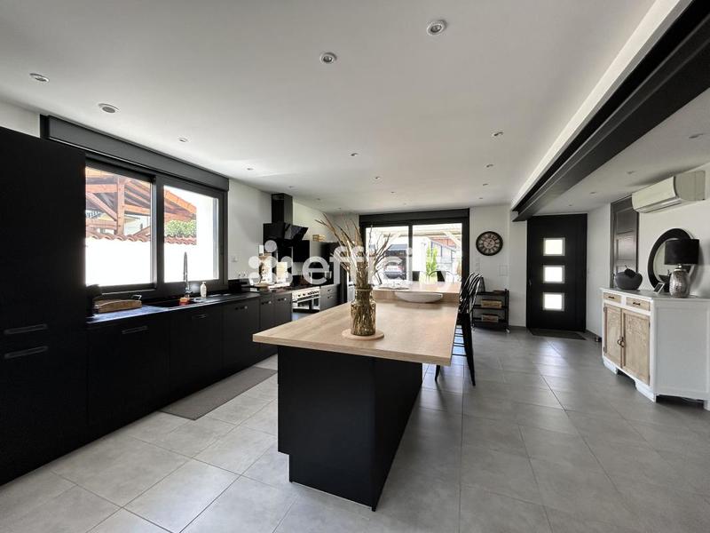 Maison - 151 m² - 6 pièces