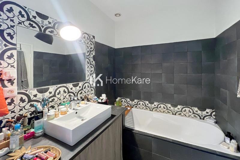 Villa - 250 m² - 8 pièces