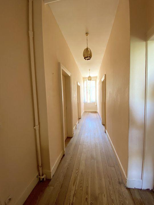 Château - 236 m² - 9 pièces