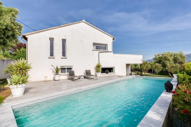 Maison - 160 m² - 4 pièces