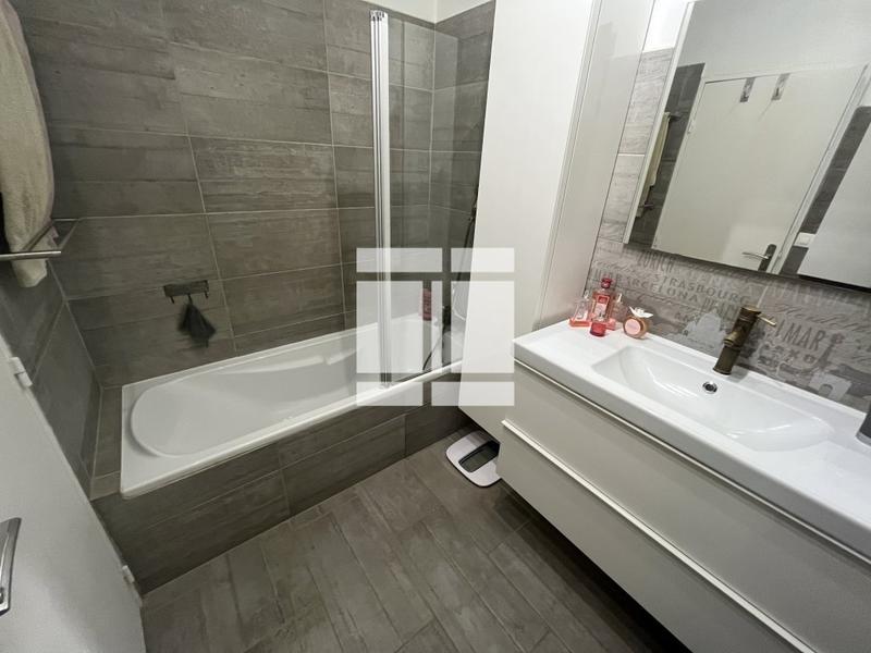 Appartement - 96 m² - 4 pièces