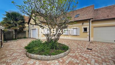 Maison - 218 m² - 9 pièces