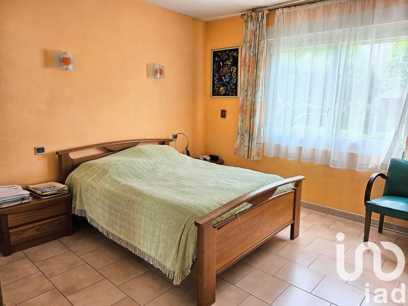 Maison - 235 m² - 9 pièces