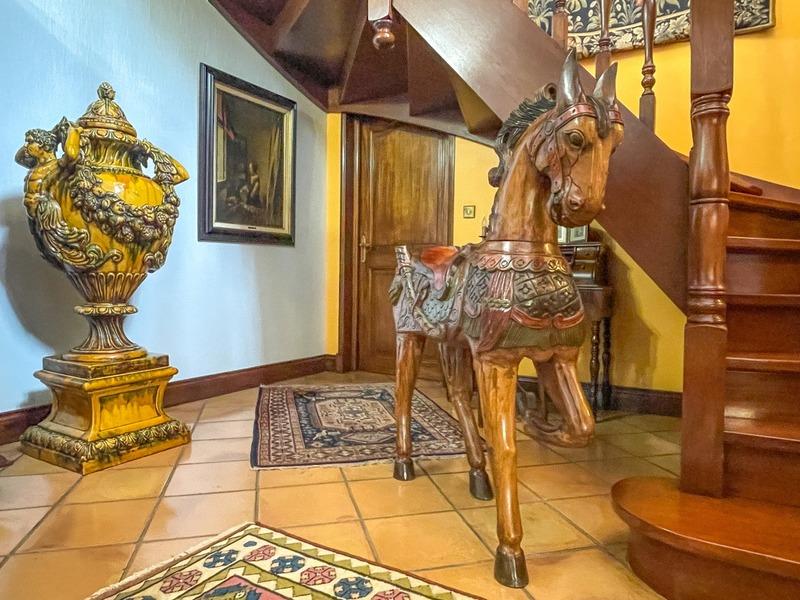 Maison en pierre - 295 m² - 8 pièces