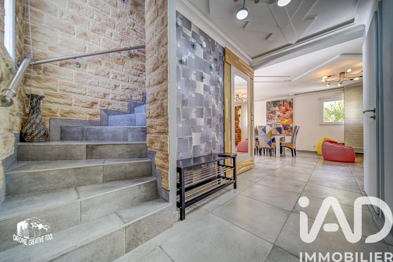 Maison - 140 m² - 5 pièces