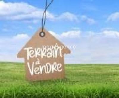 Terrain constructible - 1 050 m²