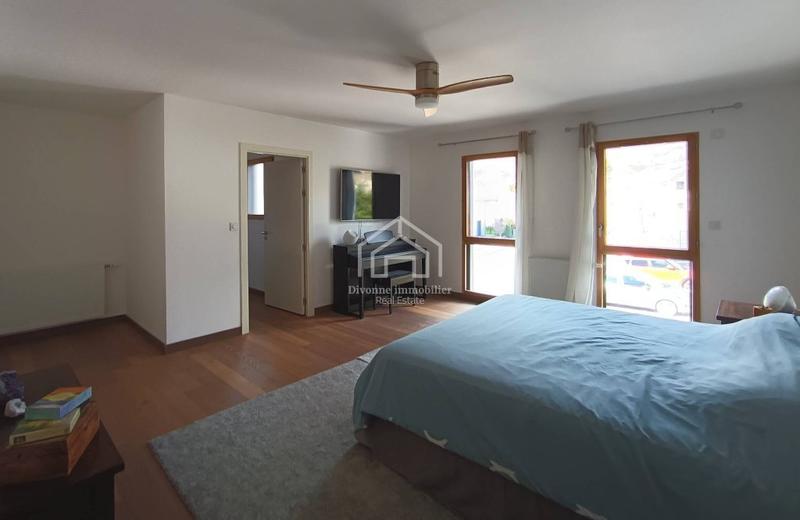 Villa - 236 m² - 5 pièces