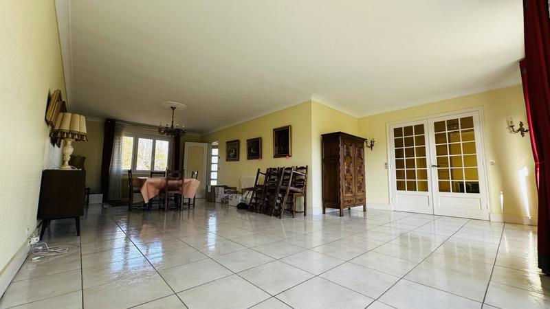 Pavillon - 160 m² - 7 pièces