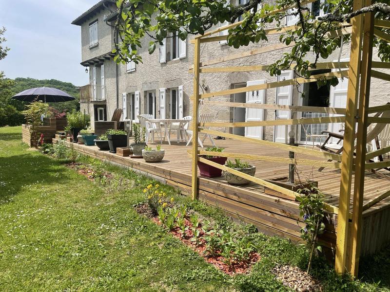 Maison - 240 m² - 11 pièces