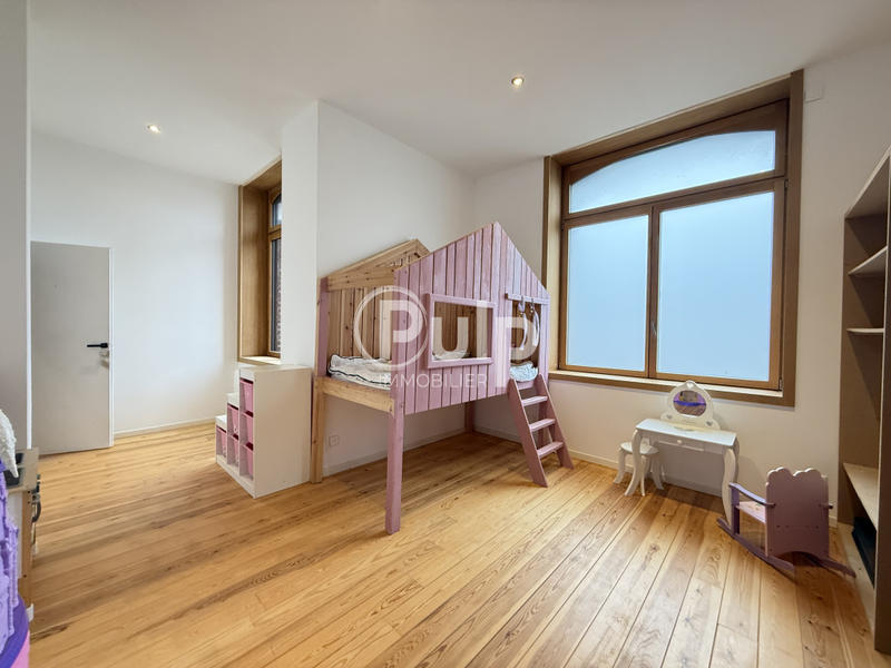 Maison - 300 m² - 9 pièces