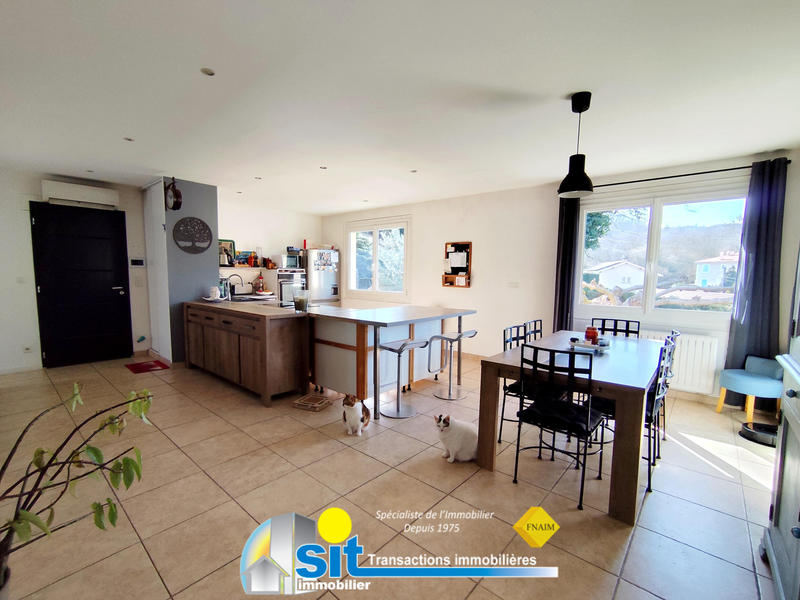 Maison - 104 m² - 3 pièces