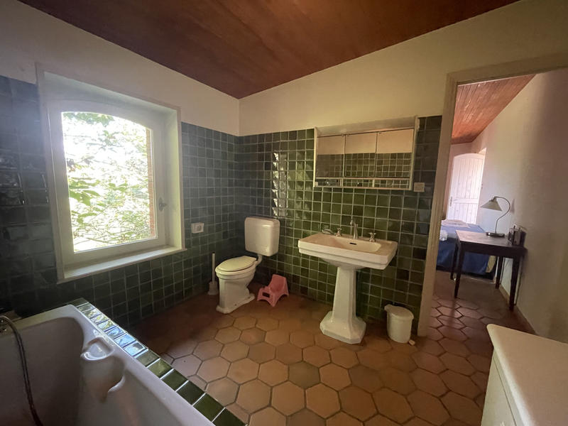 Propriété - 255 m² - 8 pièces