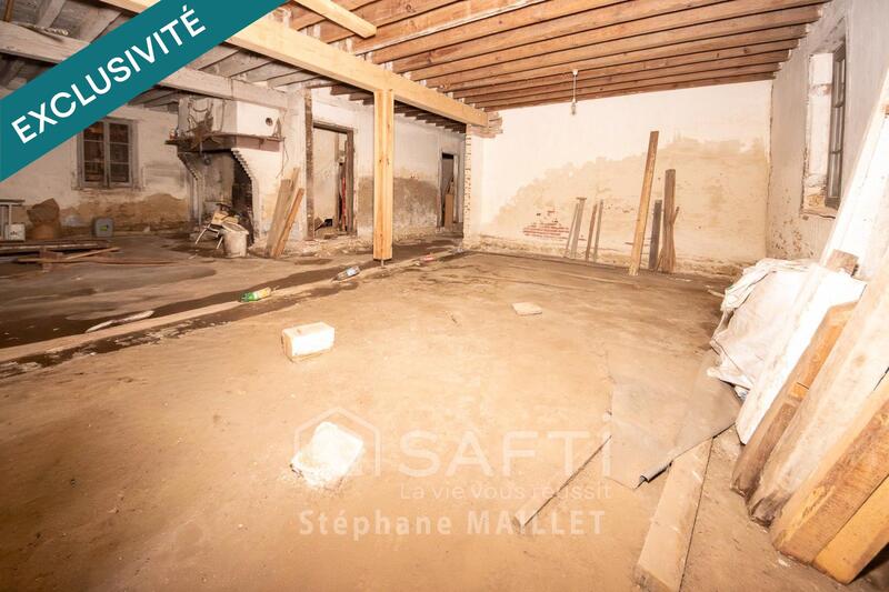 Maison - 250 m² - 6 pièces