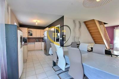 Maison de village - 130 m² - 7 pièces