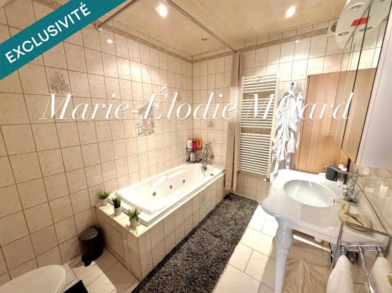 Maison - 200 m² - 9 pièces