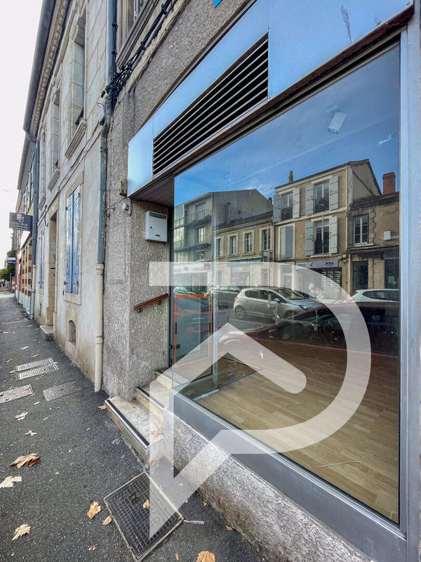 Local commercial - 52 m² - 1 pièce