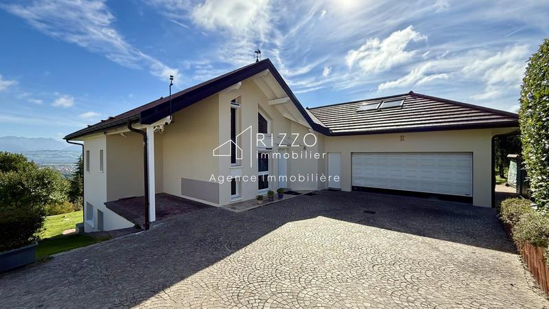 Maison - 263 m² - 7 pièces