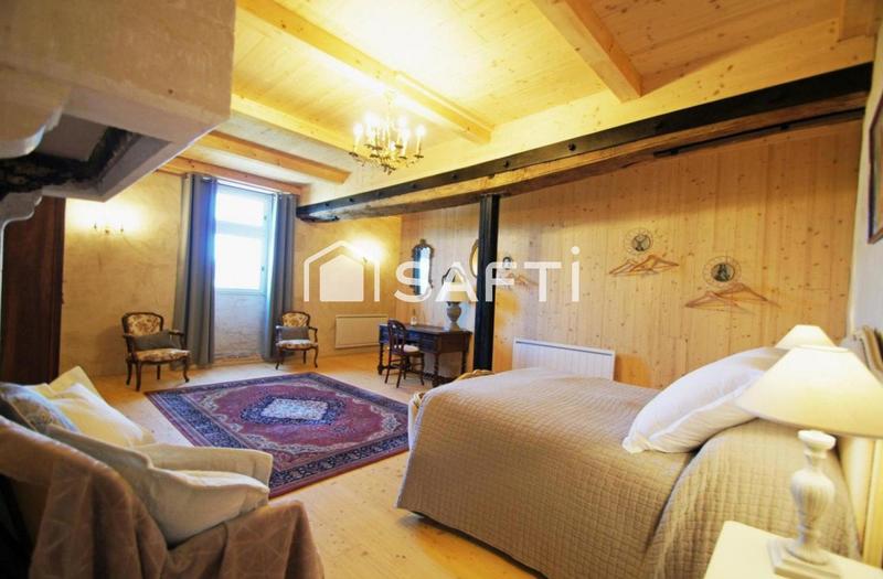 Propriété - 432 m² - 8 pièces