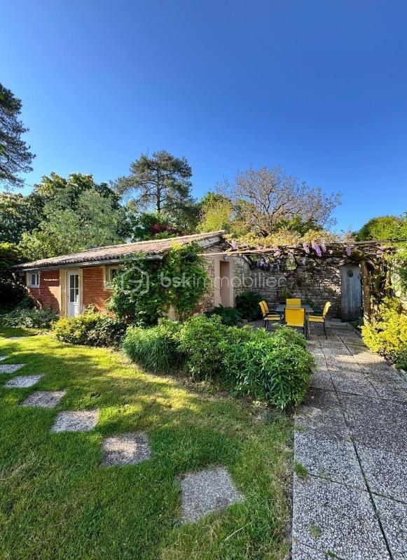 Maison en pierre - 250 m² - 7 pièces