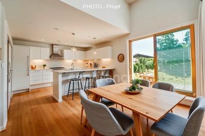 Maison - 211 m² - 8 pièces