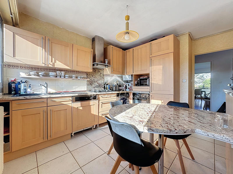 Appartement - 110 m² - 5 pièces