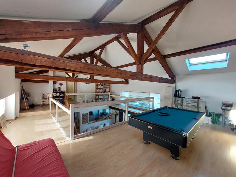 Maison - 203 m² - 5 pièces