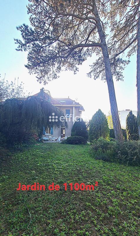 Maison - 210 m² - 7 pièces