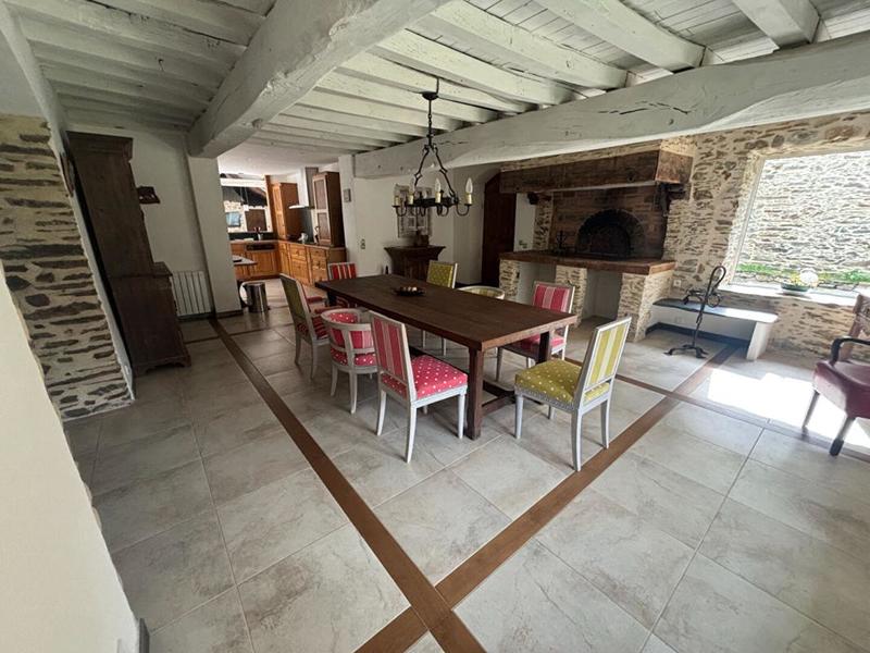 Moulin - 330 m² - 8 pièces