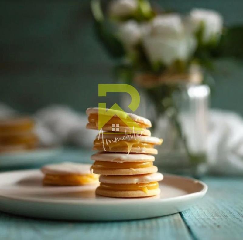 Local commercial - 250 m² - 4 pièces