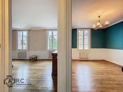 Appartement - 136 m² - 7 pièces