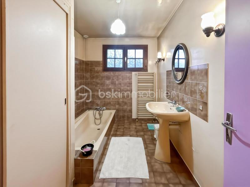 Maison traditionnelle - 117 m² - 6 pièces