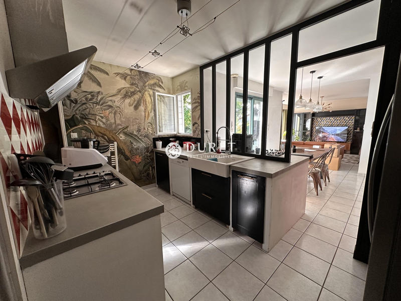 Maison traditionnelle - 143 m² - 6 pièces