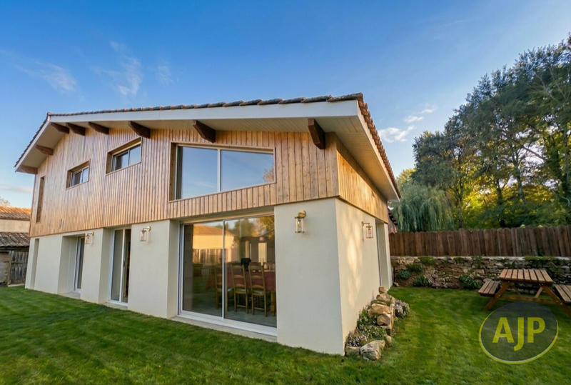 Maison - 110 m² - 7 pièces