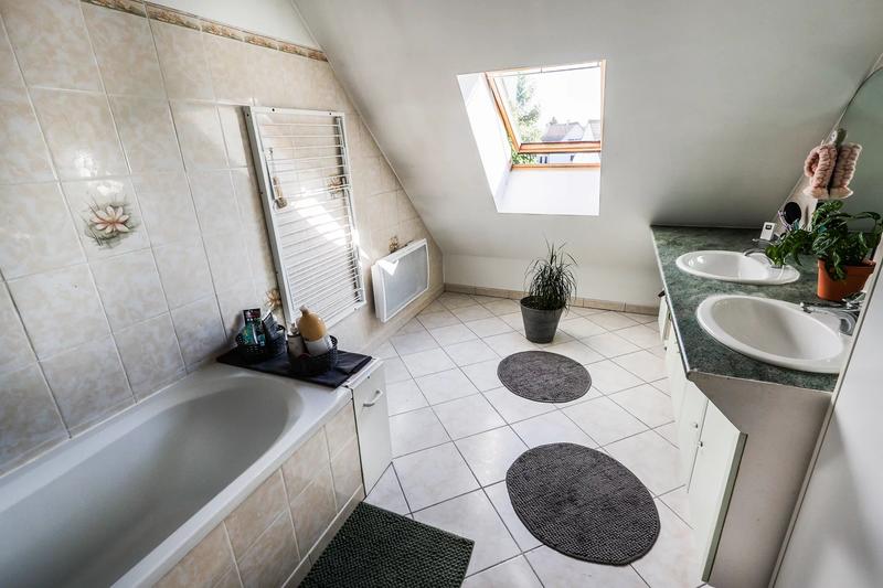 Maison - 140 m² - 5 pièces