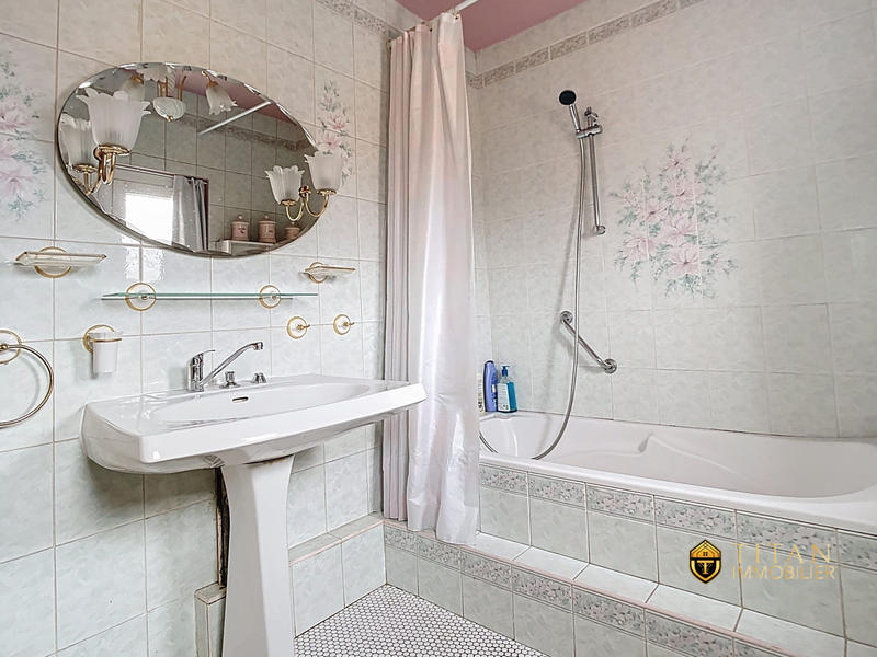 Maison - 120 m² - 5 pièces