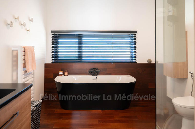 Maison - 196 m² - 7 pièces