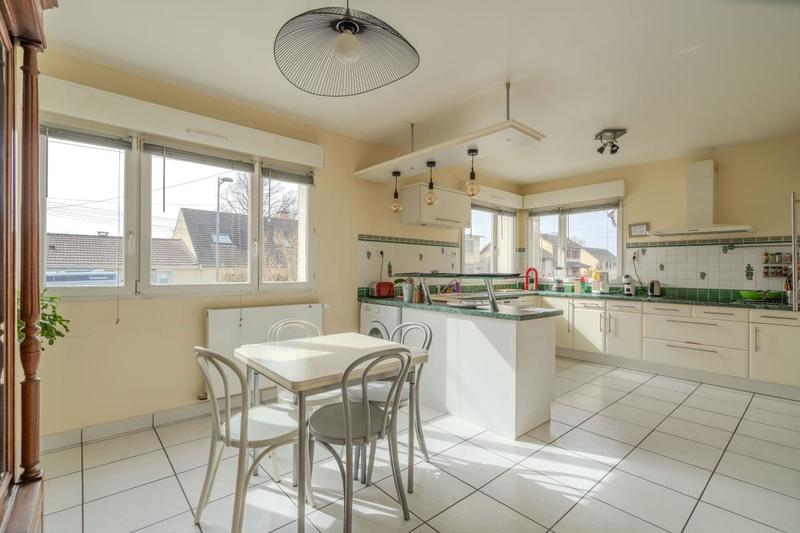 Maison - 157 m² - 7 pièces