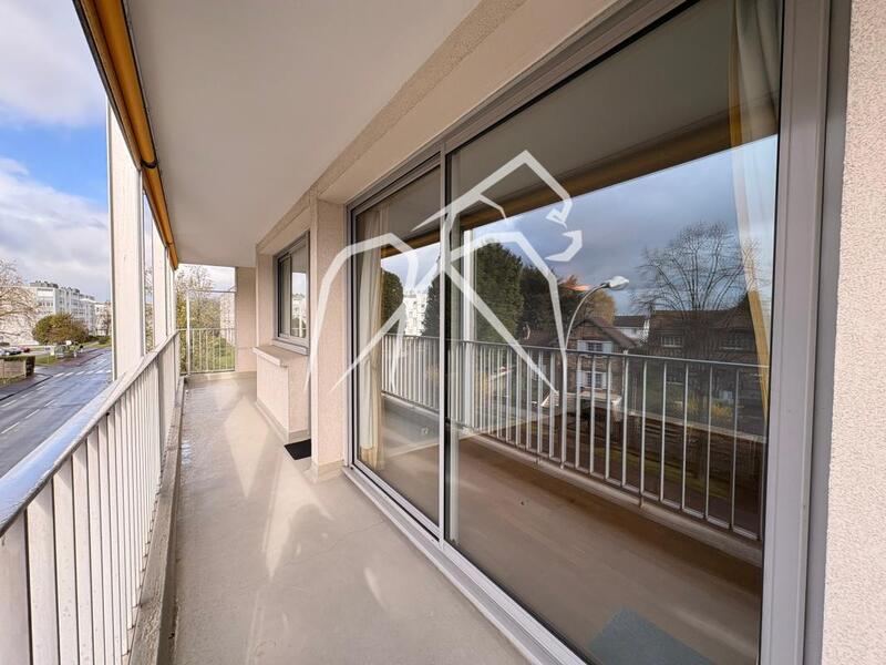 Appartement ancien - 104 m² - 5 pièces