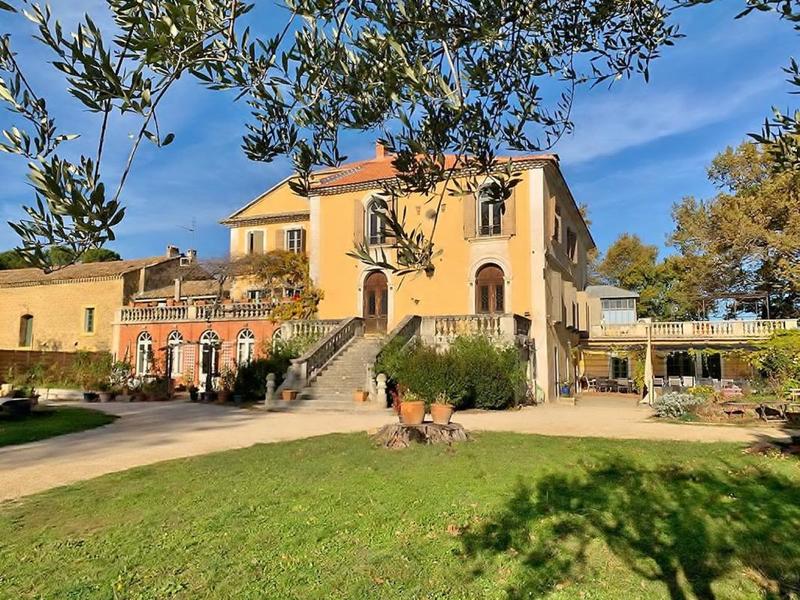 Maison - 1 000 m² - 33 pièces