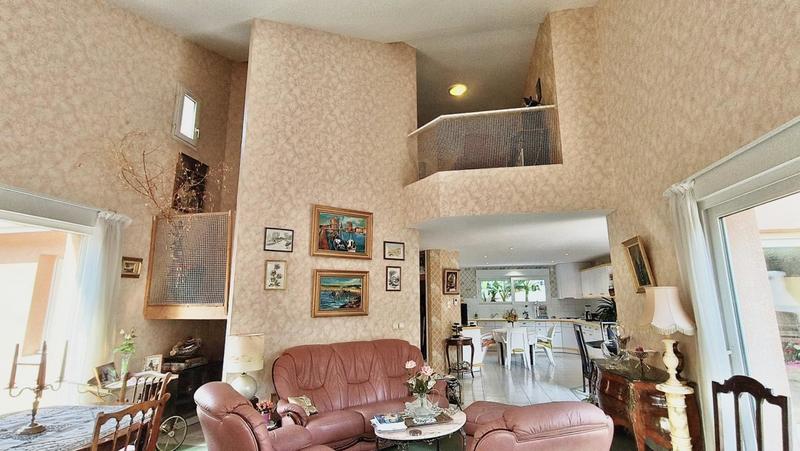 Maison - 190 m² - 9 pièces