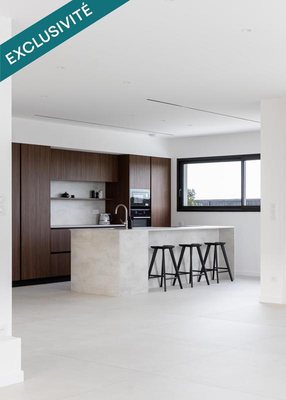 Maison - 205 m² - 6 pièces