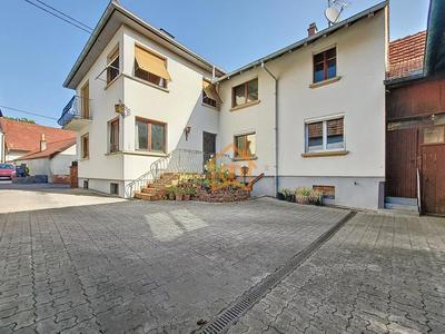 Maison - 213 m² - 9 pièces