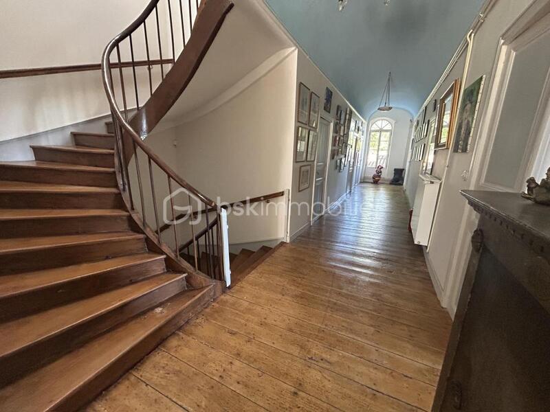 Château - 722 m² - 19 pièces