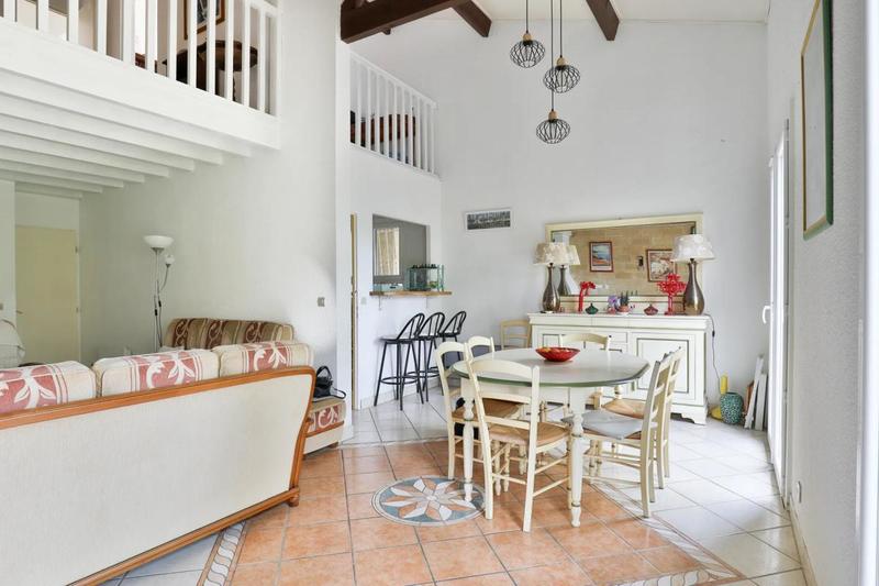 Maison - 209 m² - 8 pièces