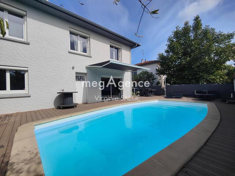 Maison - 164 m² - 6 pièces