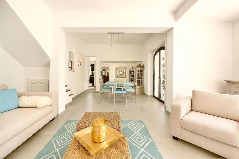 Maison - 190 m² - 8 pièces